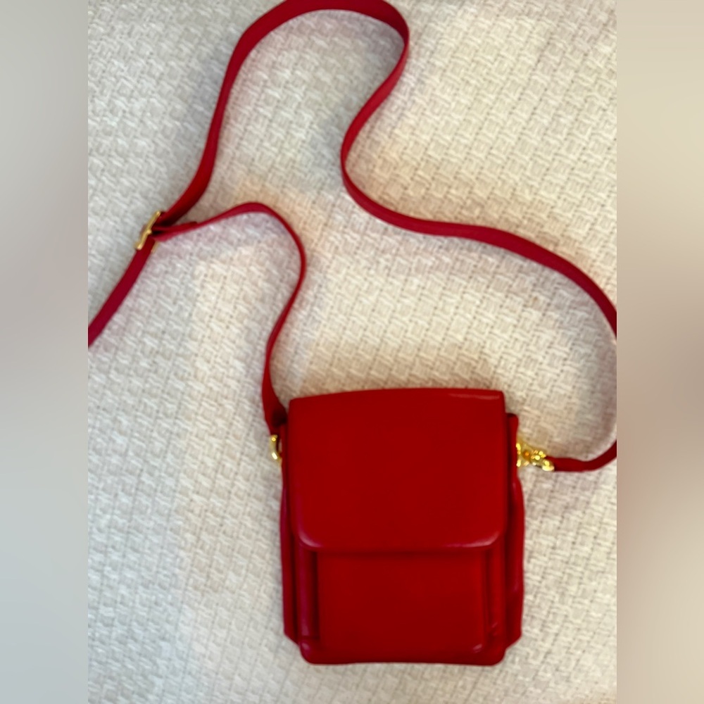 Vintage Bag 80s 90s Red Tignanello Leather Crossbody with Gold Hardware Like New